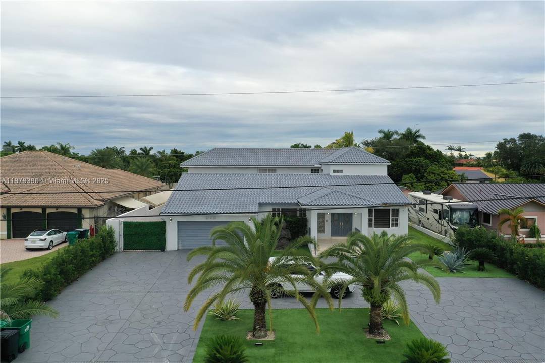 EXCELLENT OPPOTUNITY TO MOVE IN THE HOUSE OF YOUR DREAMS