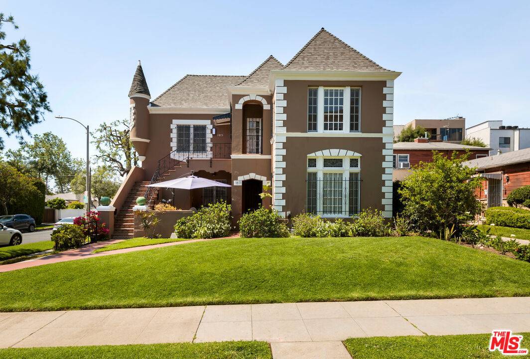 1873  Midvale Ave 3BR Beverlywood La