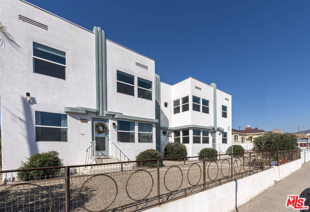 1005  N Alexandria Ave 2.0 LA