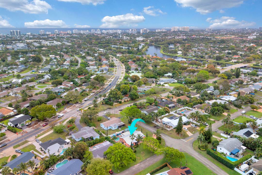 Most desired corner lot in East Delray.