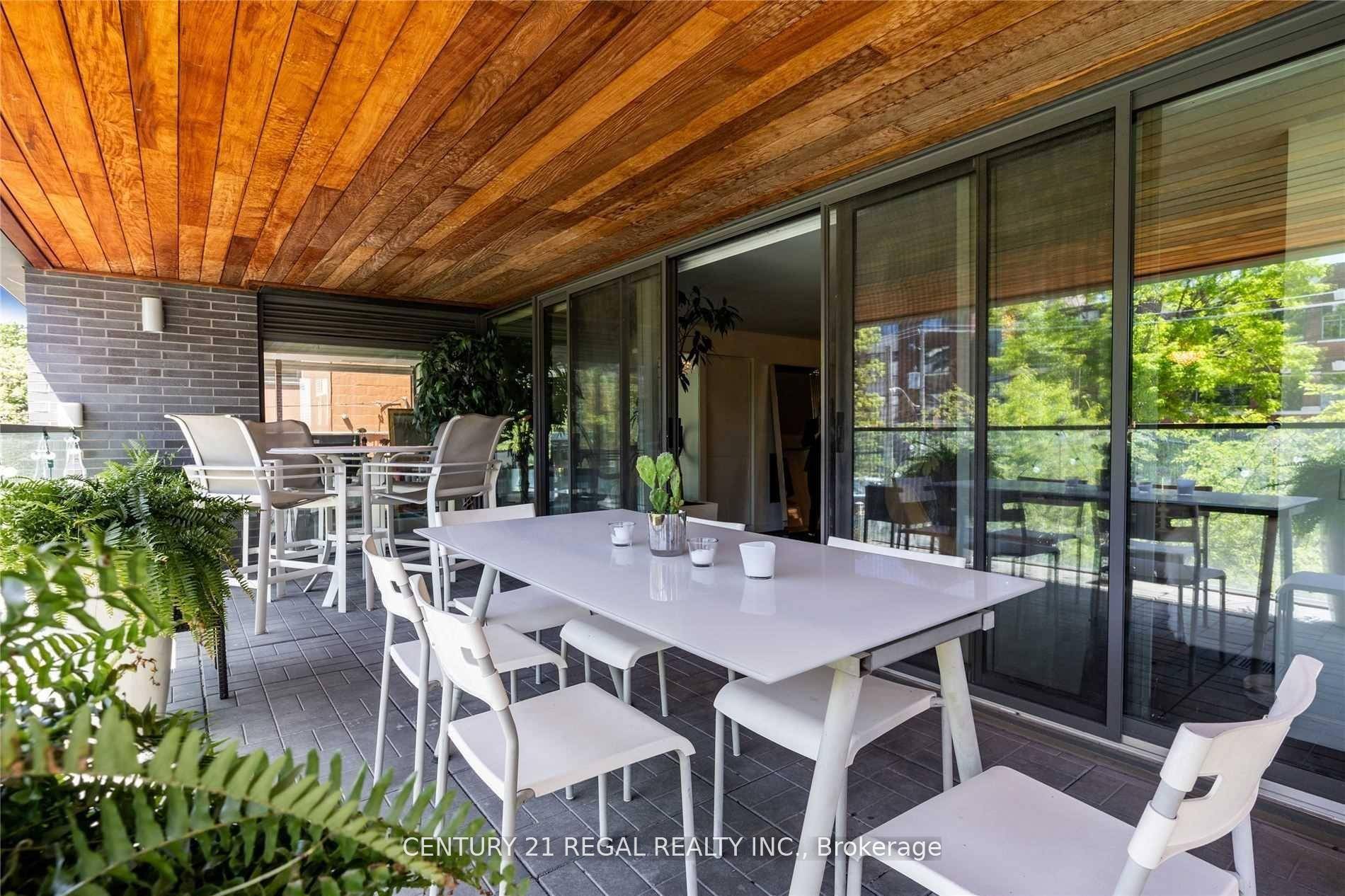 This stunning 1 2 floor luxurious suite offers the best in boutique living.