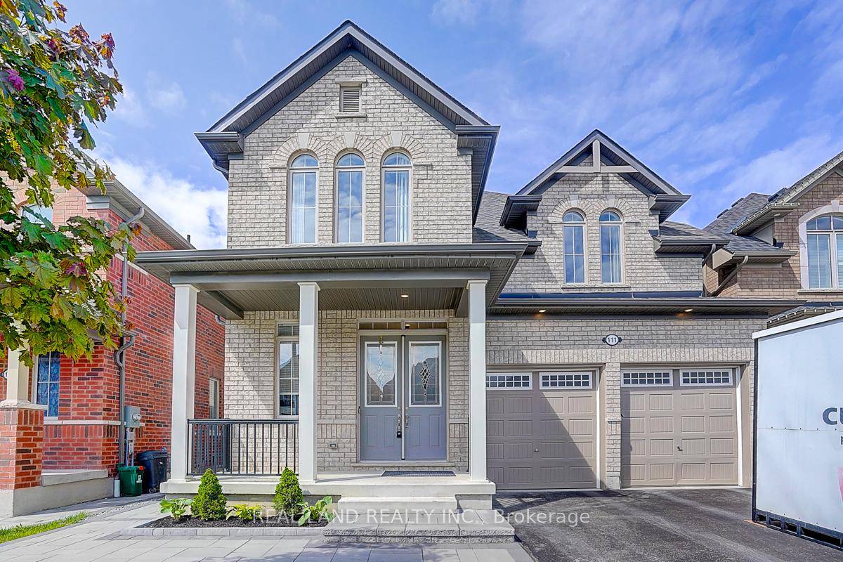 Ravine Lot 4, 000 Sq Ft Luxury Walk Out Basement No Sidewalk.