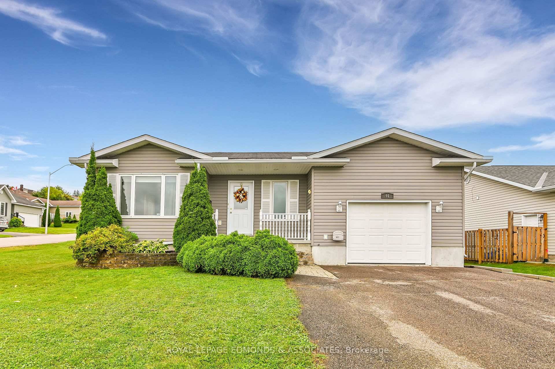 Nestled on a corner lot in one of Renfrew's most desirable neighbourhoods, 91 Haramis Dr offers exceptional convenience, with schools, the downtown core, and highway access all within easy reach.