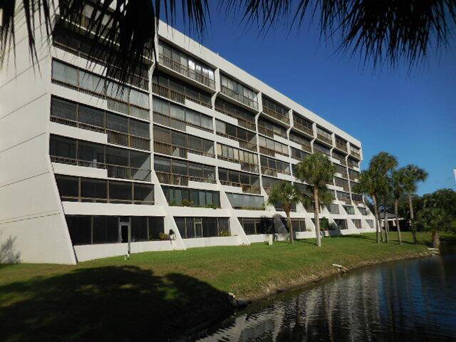 4th FLOOR CONDO WITH SOUTH EXPOSURE OFF THE SCREENED BALCONY THAT COVERS THE FULL LENGTH OF THE UNIT WHICH HAS BOTH LAKE AND GOLF COURSE VIEWS.