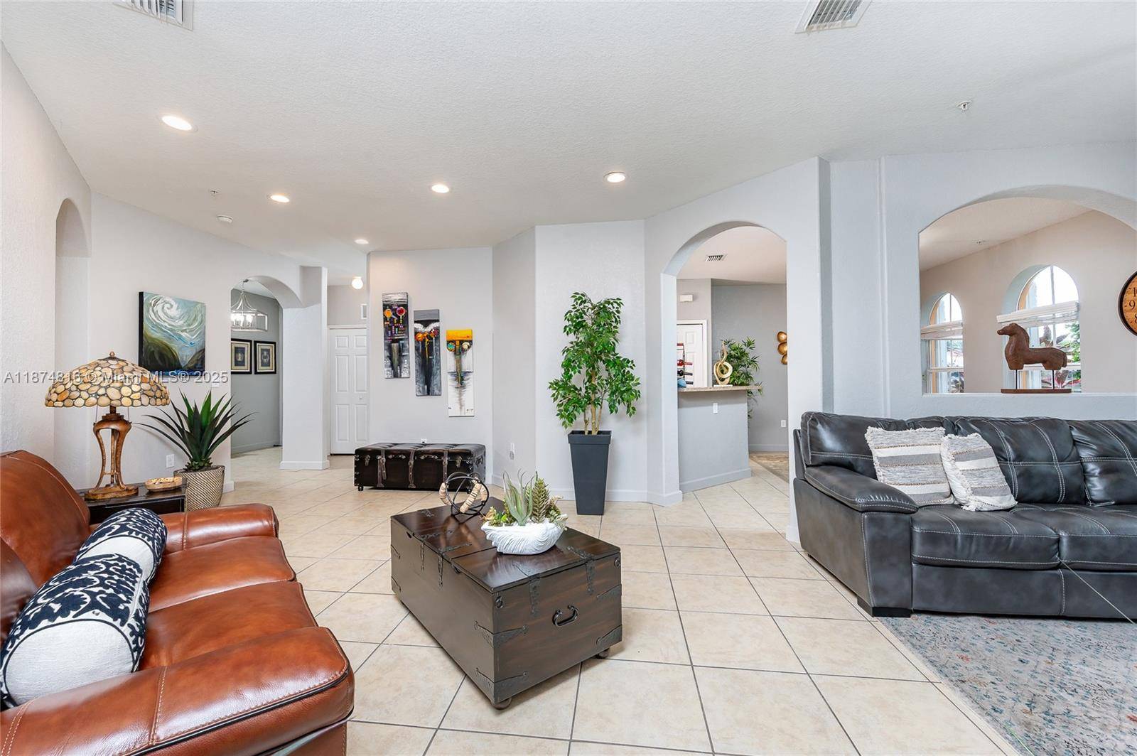 Beautiful and completely turnkey 3BR 2.