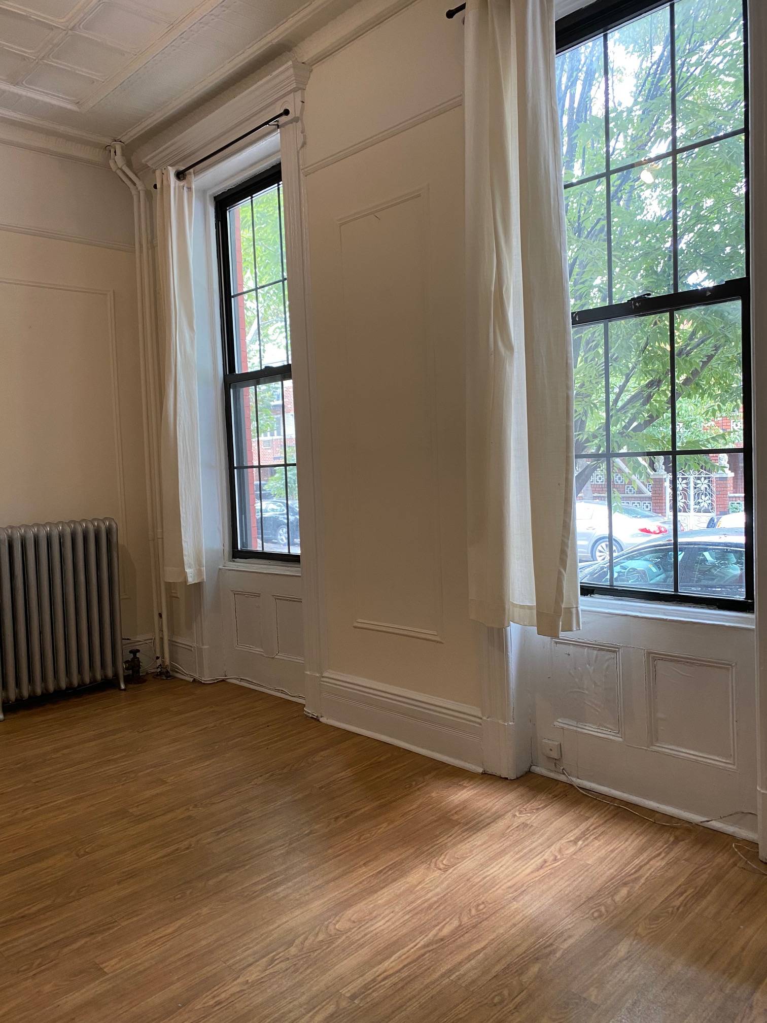 Amazing location in the heart of Steinway Broadway area.