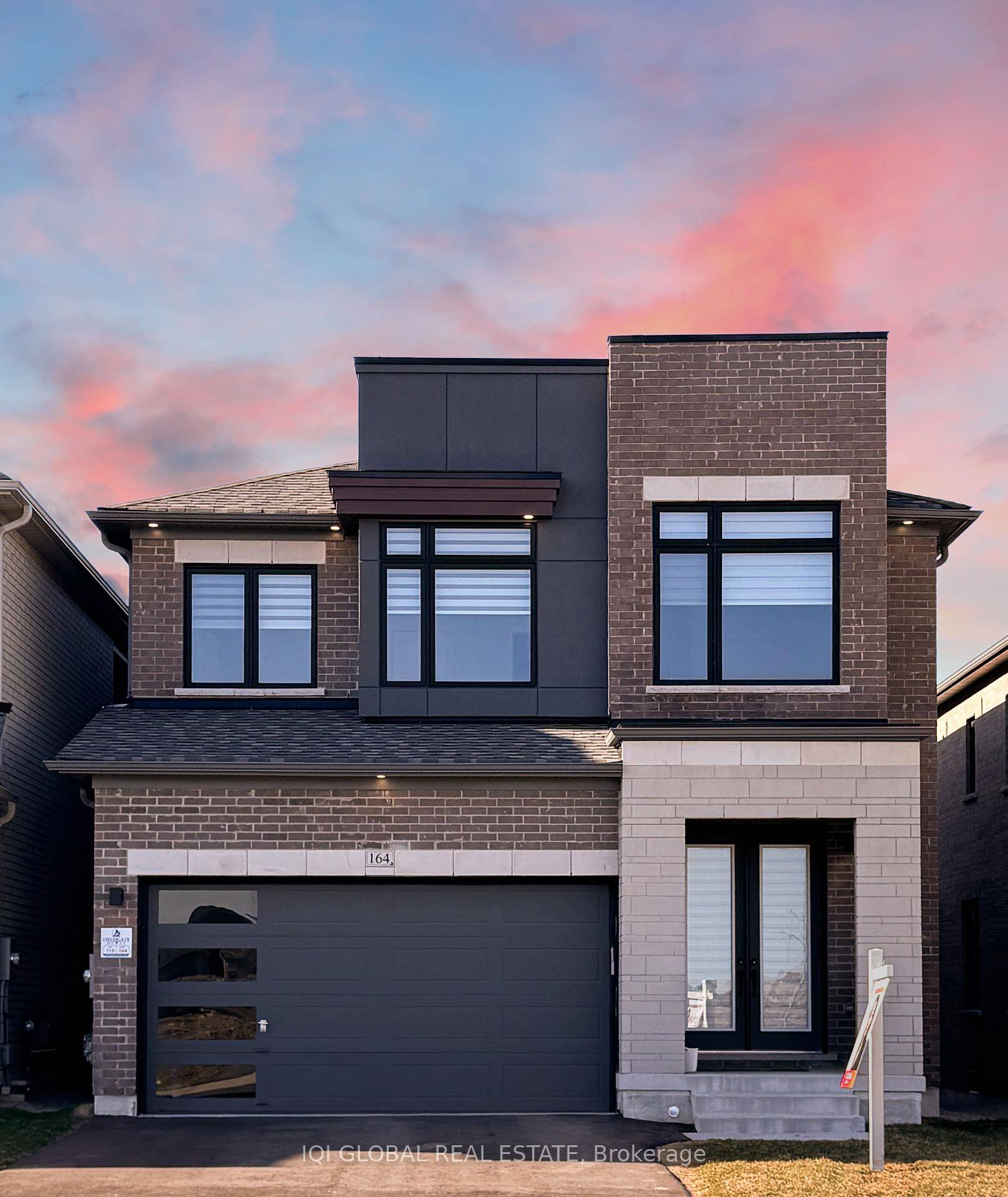 Just over 1 YR OLD, Stunning 4 Bedroom 4 bathroom Modern Home !