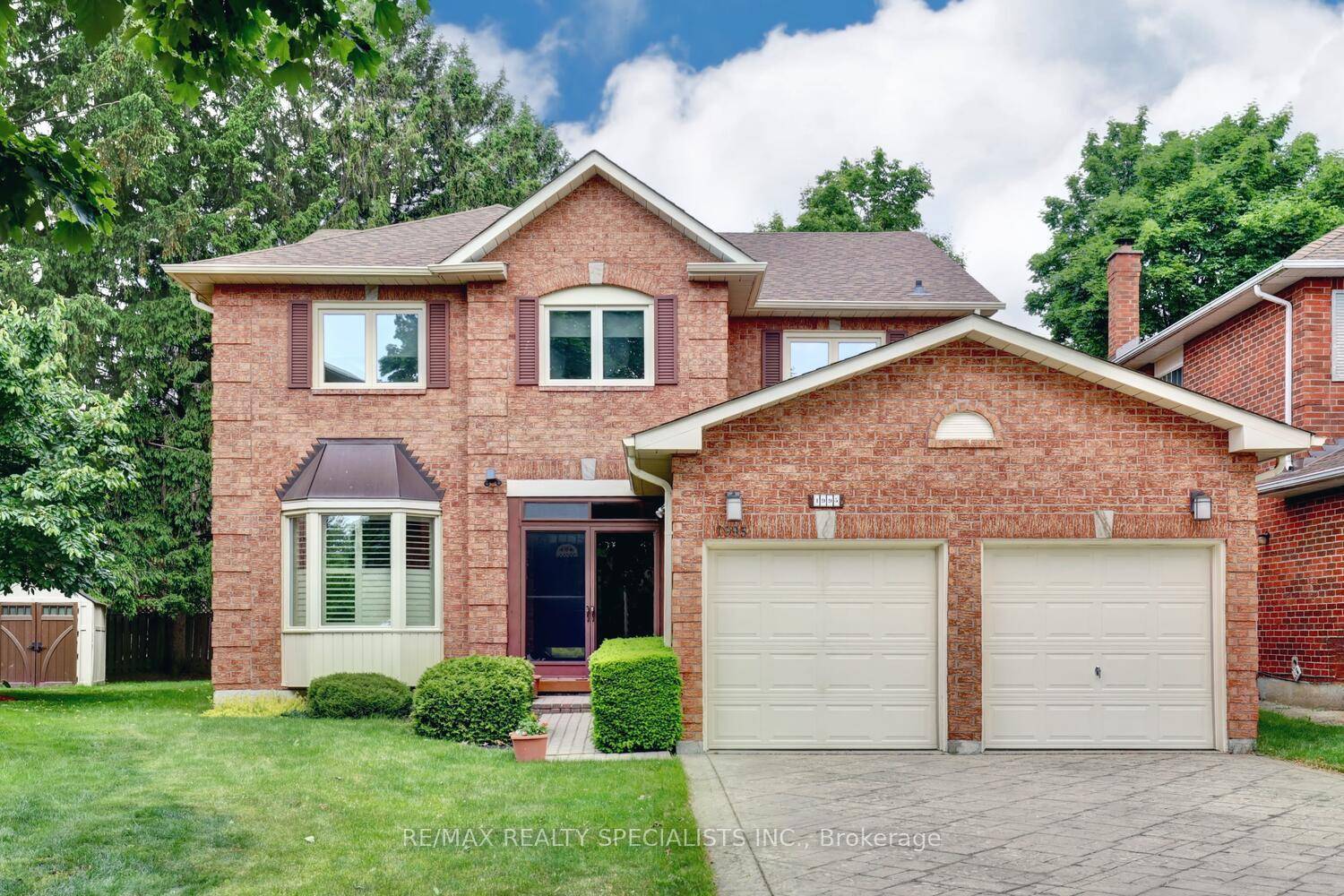 Fantastic 4 bedroom home located on a child safe court in the sought after area of Sherwood Forrest.