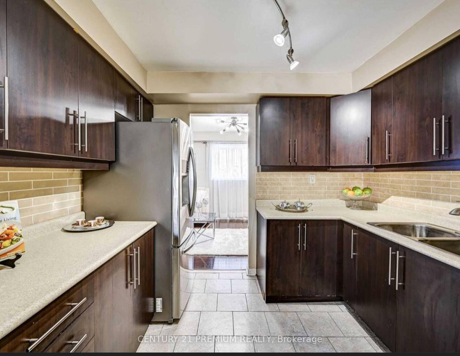 Beautifully maintained freehold townhome featuring an open concept living and dining area, spacious eat in kitchen, and good sized bedrooms.
