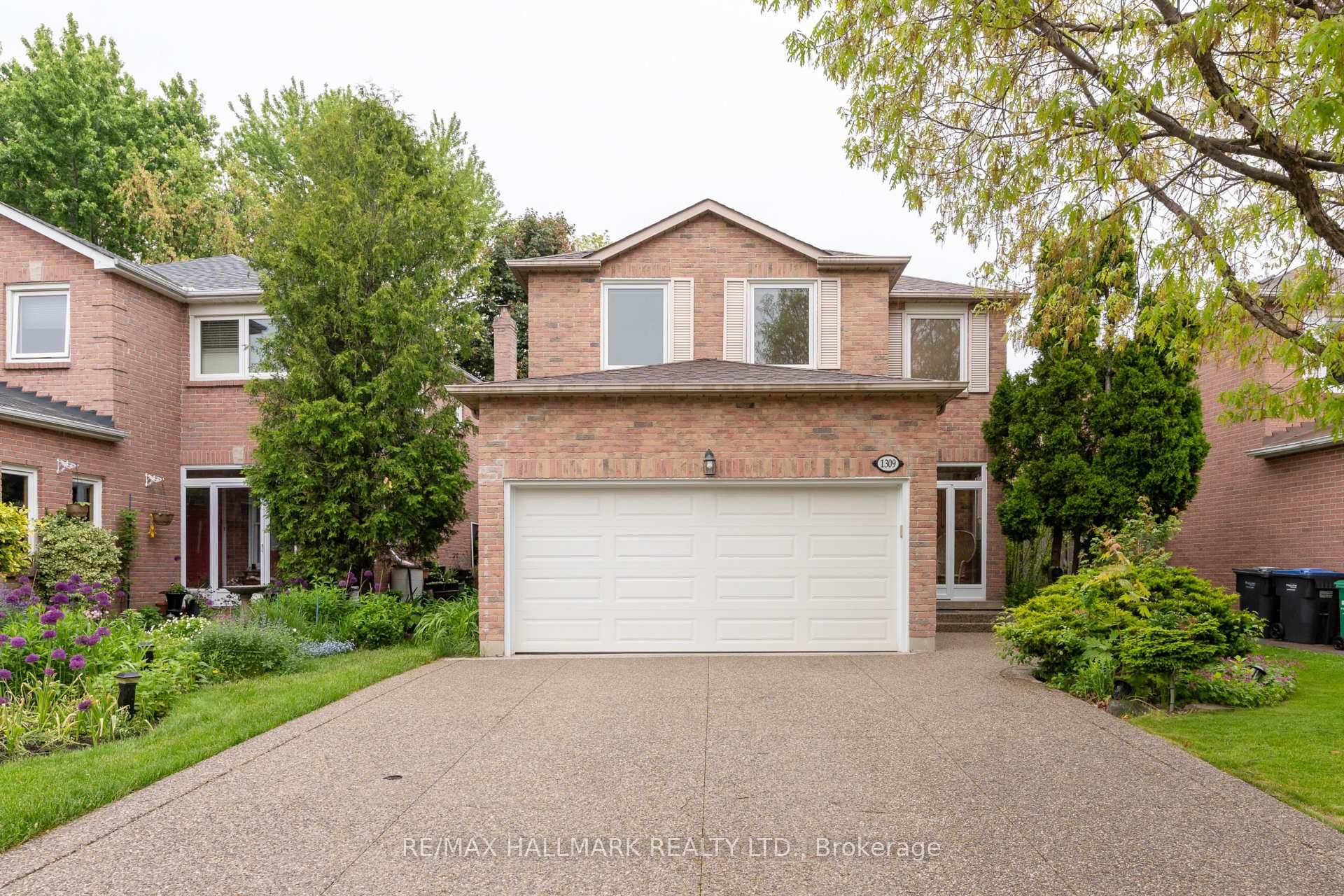 Stunning, beautifully renovated, modern and contemporary detached home in the highly coveted Deer Run Creditview area of Mississauga.