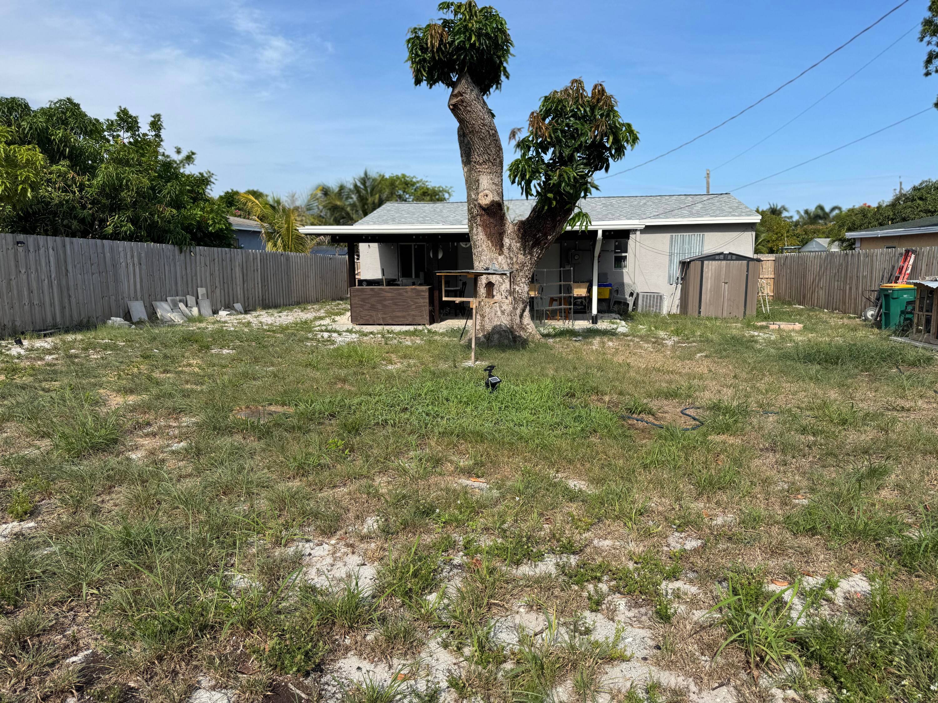 Discover this charming 3 bedroom, 1 bathroom home, perfect for those seeking comfort and style.
