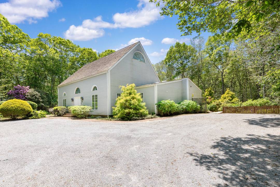 Amagansett Getaway - 4 Beds, 3 Baths - Pool