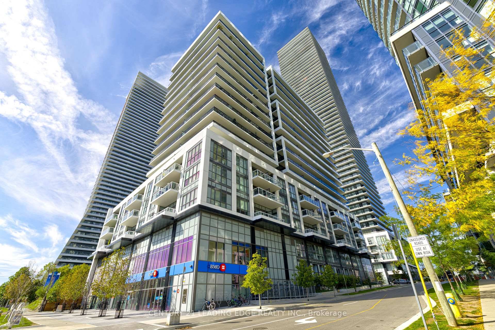 Experience luxury waterfront living in this stunning 2 bedroom, 2 bathroom condo in the heart of Toronto.