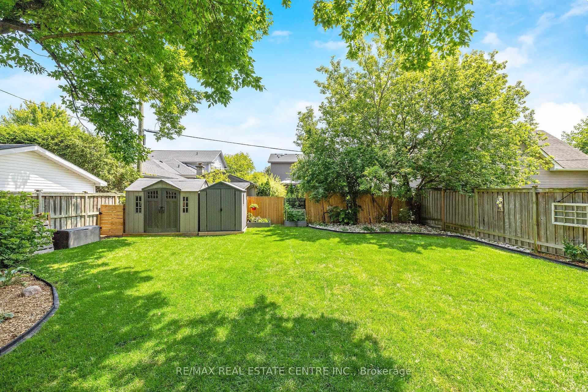 OFFERS WELCOME ANYTIME ! Welcome to this STYLISH 3 1 Bedroom TURN KEY FULLY RENOVATED BUNGALOW in Sought After Old Milton that is located on a fabulous 50' x 132' ...