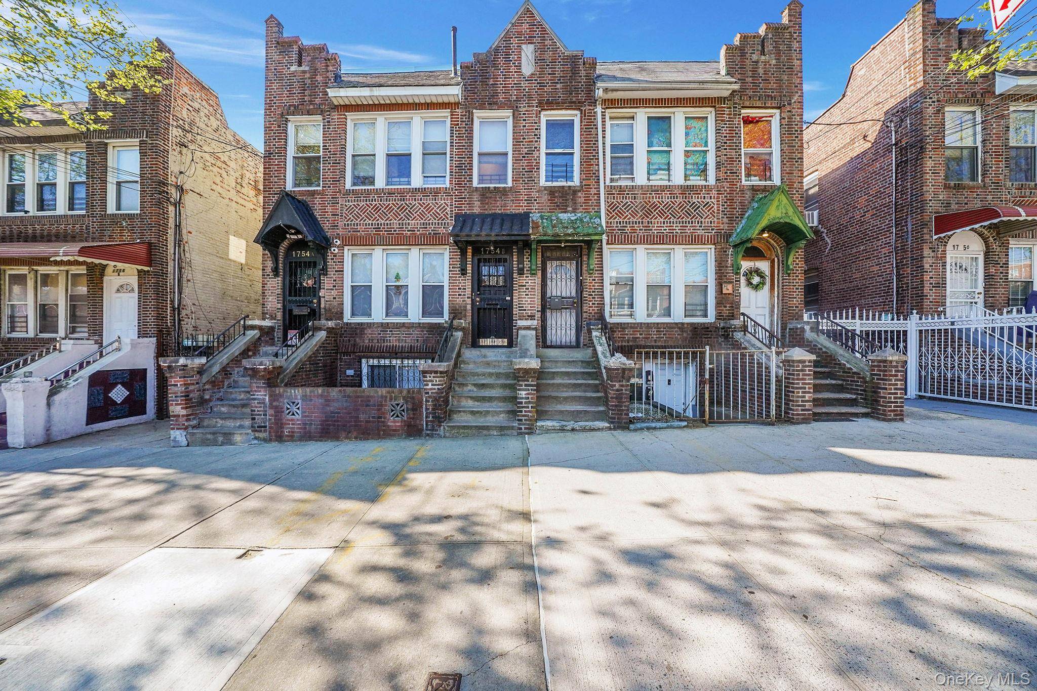 BACK ON MARKET ! Welcome to 1754 Seward Ave.