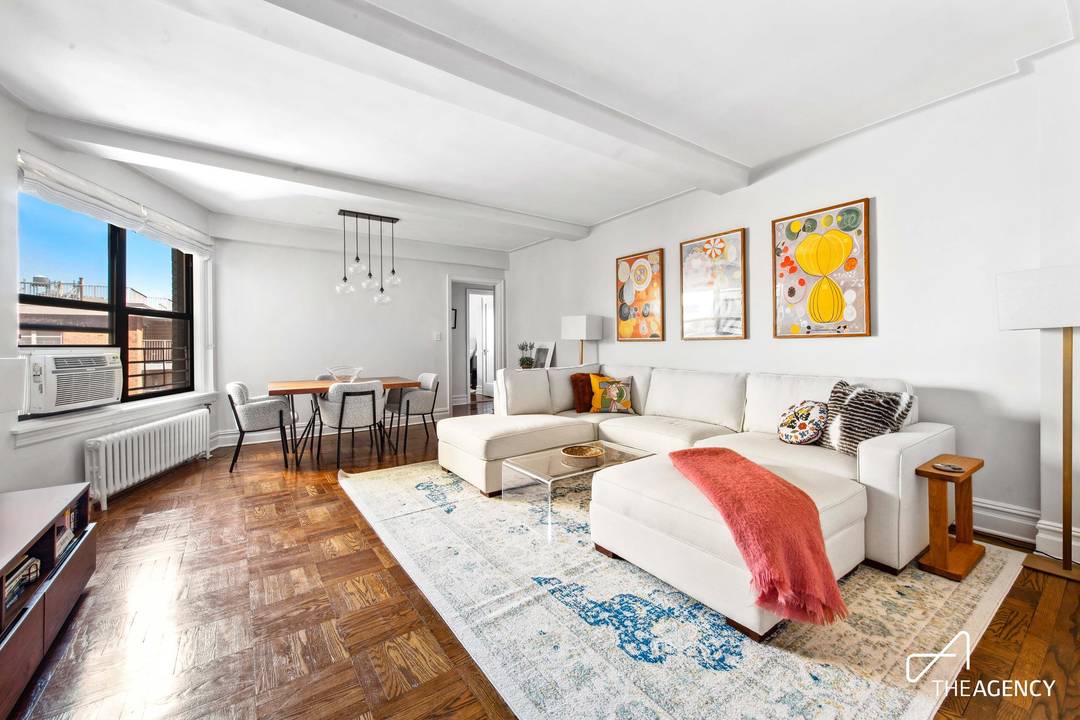 Charming Pre War 2 Bedroom in Prime Upper West Side LocationNestled in a highly sought after pocket of the Upper West Side, between Central Park West and Columbus Avenue, this ...