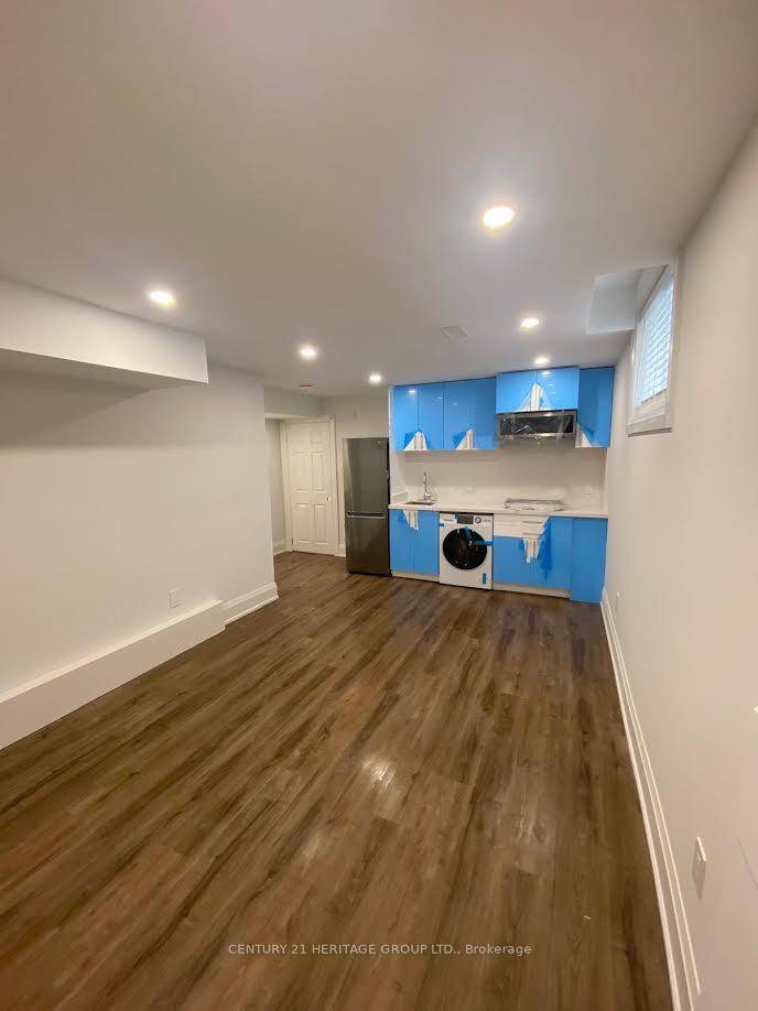 This fully renovated, brand new bachelor apartment offers a well organized layout designed for easy access to amenities.