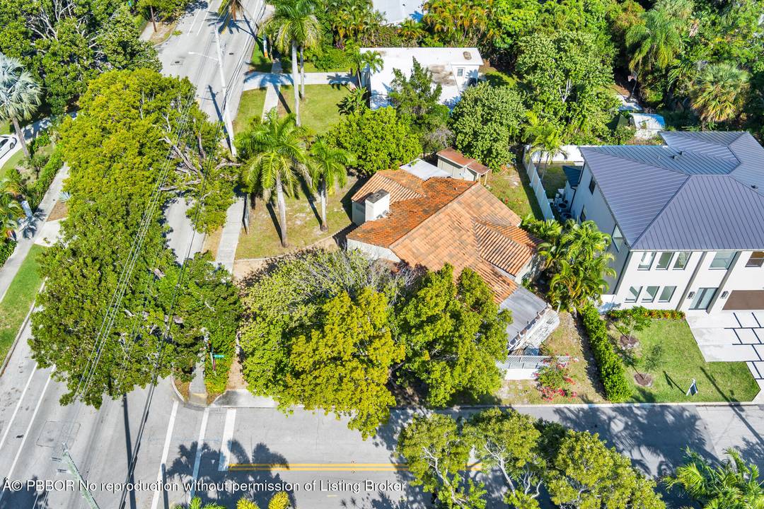 Discover unmatched modern luxury in this brand new Northwood Shores residence, offering 4, 400 sq.