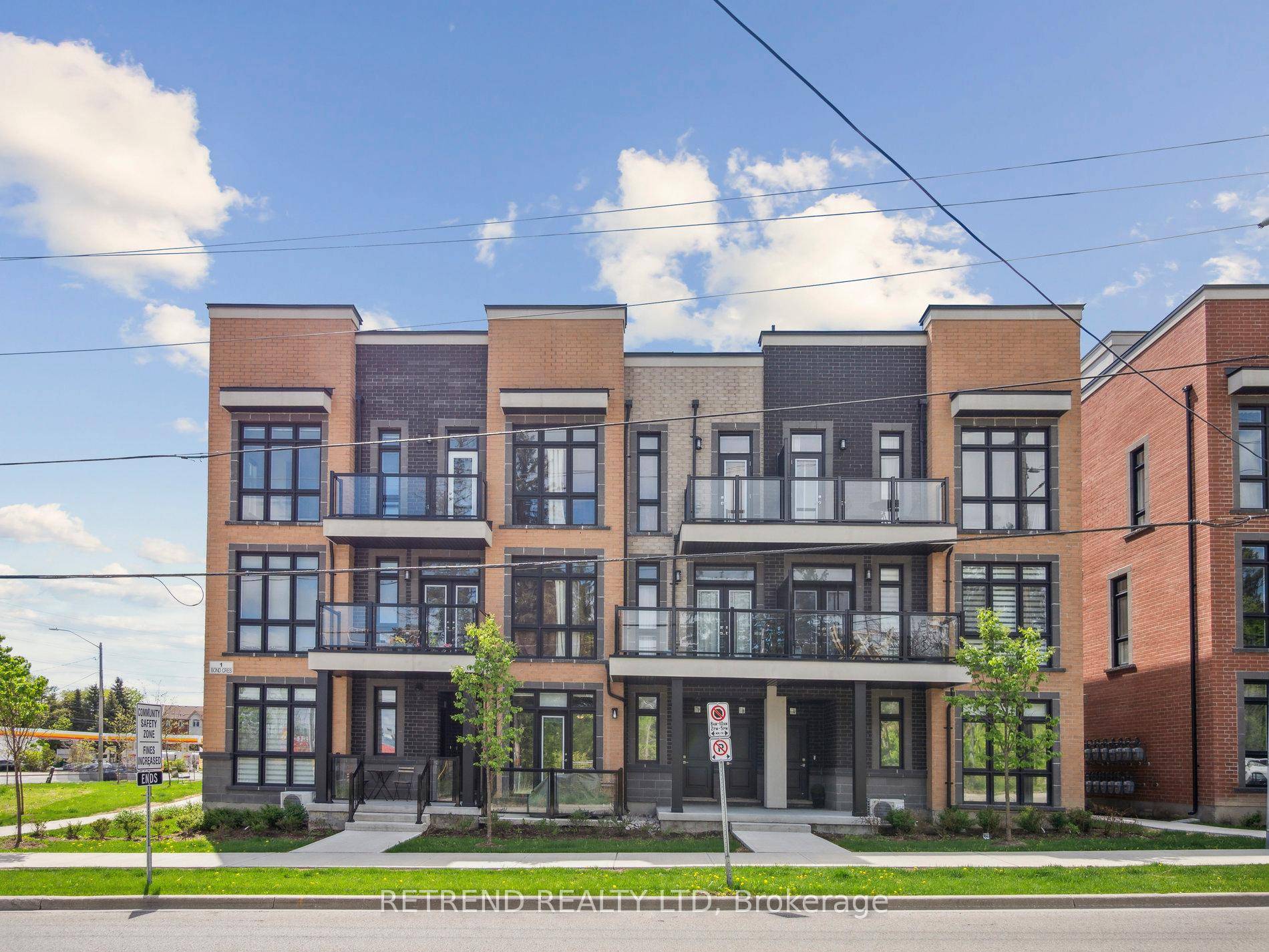 Brand New Modern Townhome in a Beautiful Community !