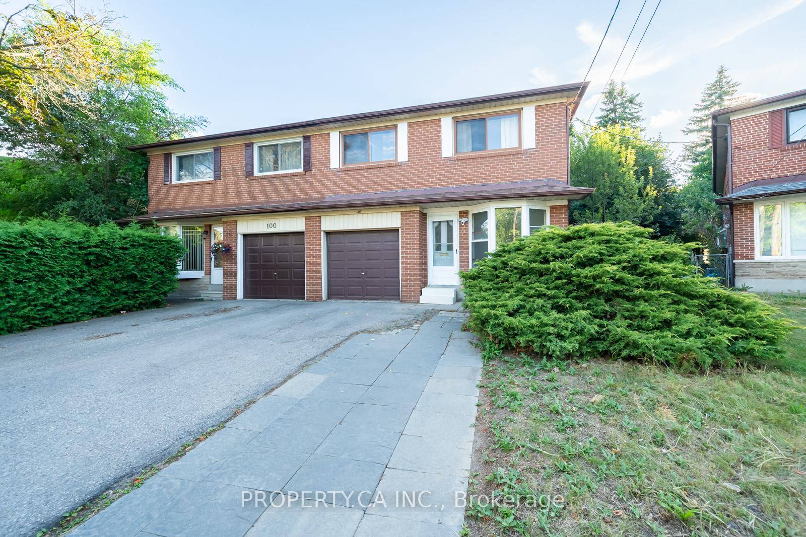 Tucked Away on the Quiet, Family Friendly Streets of Newtonbrook Awaits This Absolute Gem !
