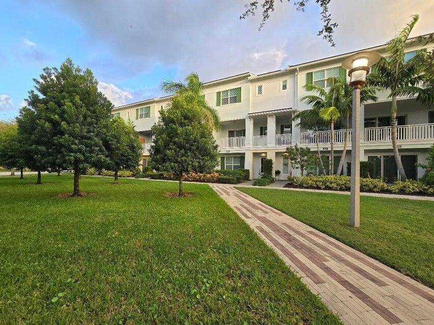 Beautiful townhome with a large front greenspace in the heart of Alton.