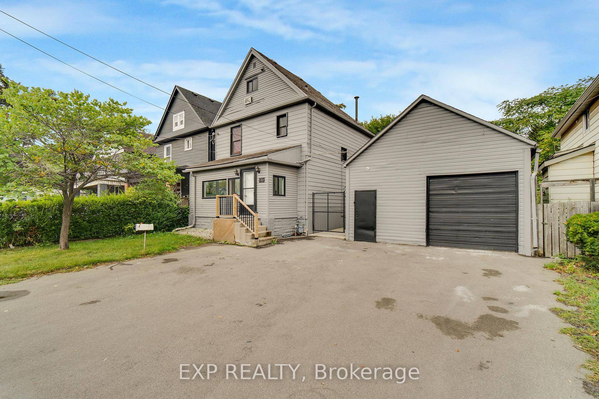 Rare Opportunity in Crown Point North !