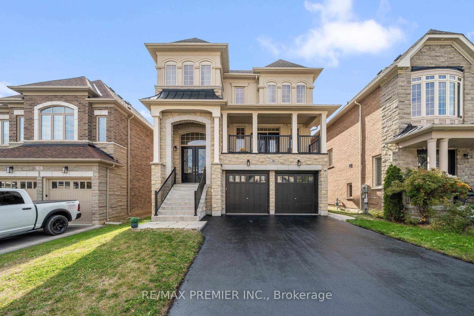 OPEN HOUSE SATURDAY SEPTEMBER 20 from 2PM 4PM Welcome to 30 Bannockburn Drive A Luxury Valleydale Model in Prestigious Valleybrooke Estates, Vaughan.
