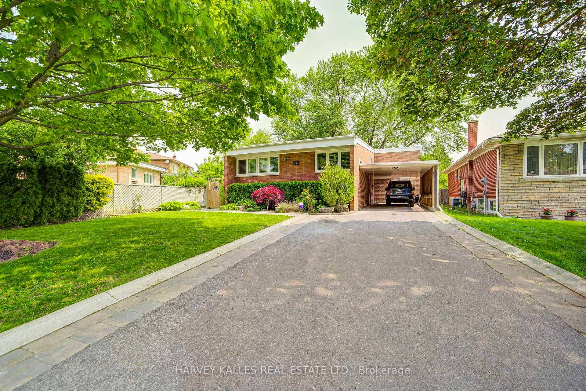 Rare 4 3 Bed Bungalow In Prime amp ; Serene Glen Park !