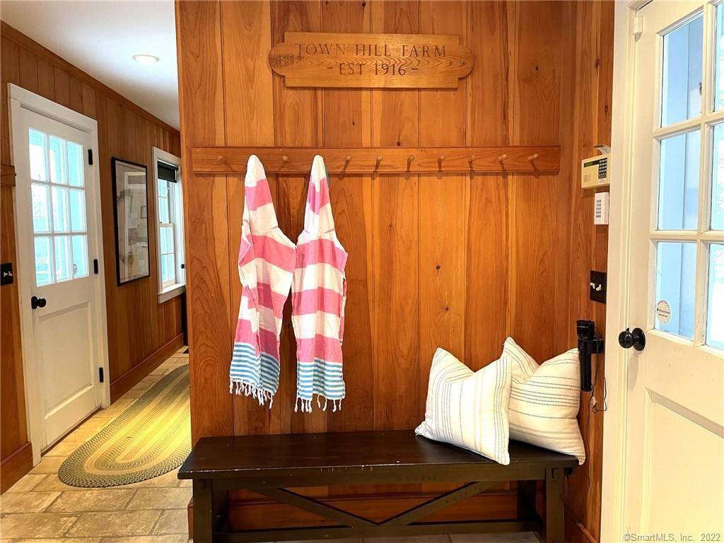 Available for the Summer Season July August 2025 Spend the season in this charming 1700s farmhouse offering 4 bedrooms, 2.