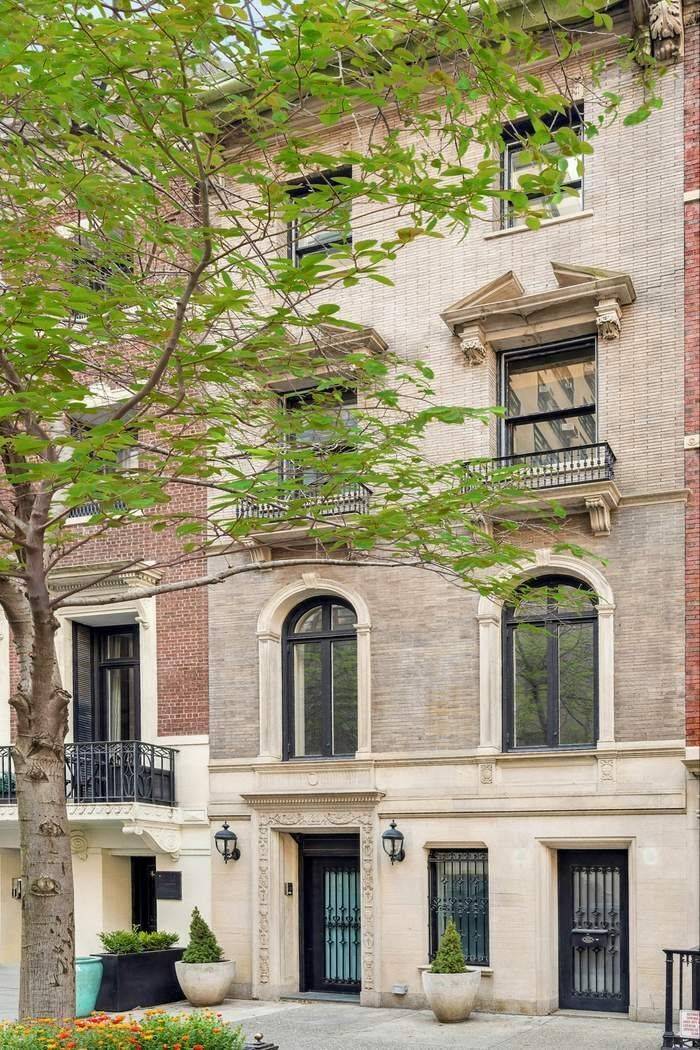 Ideally situated on East 69th Street between Park and Lexington Avenues, the Catherine Auchincloss Mansion is a magnificent 20 ft townhouse of beautiful Roman brick and limestone that was originally ...