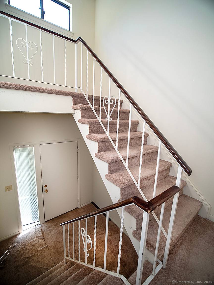 Lovely 2 bedroom, 2 full bath condo apartment located in the Turtle Bay community in Branford !