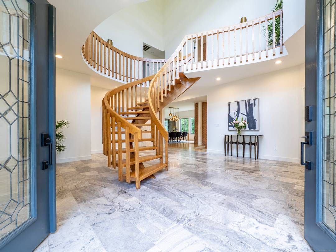 Tucked away on a quiet cul de sac in coveted South Wilton, just moments from Wilton and New Canaan town centers, this striking contemporary blends architectural elegance, refined finishes, and ...