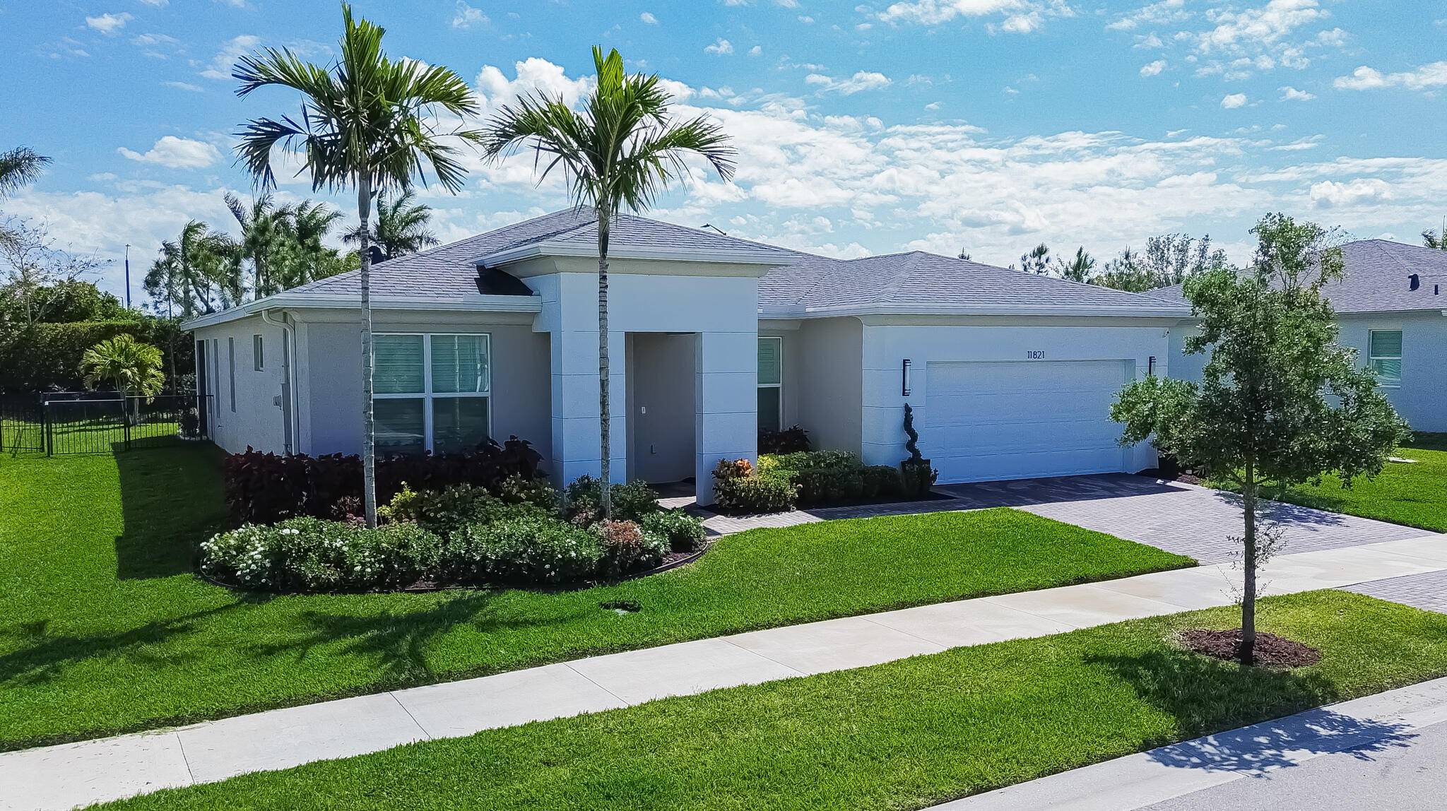 Live the luxe life in this stunning Manderlie 3 2 2 with a flex room and a custom wine room !