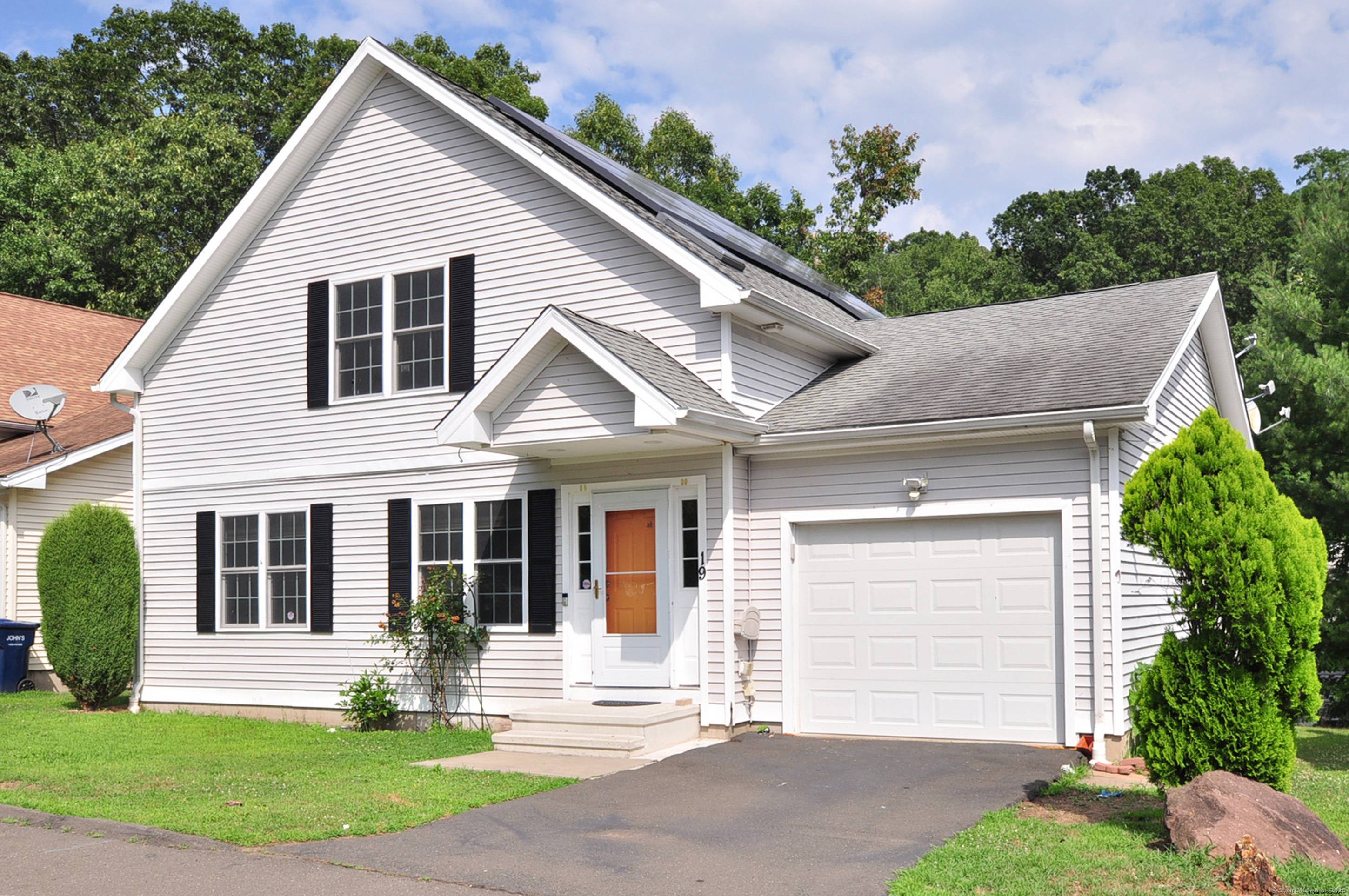 Welcome to this spacious 3 bedroom, 2.
