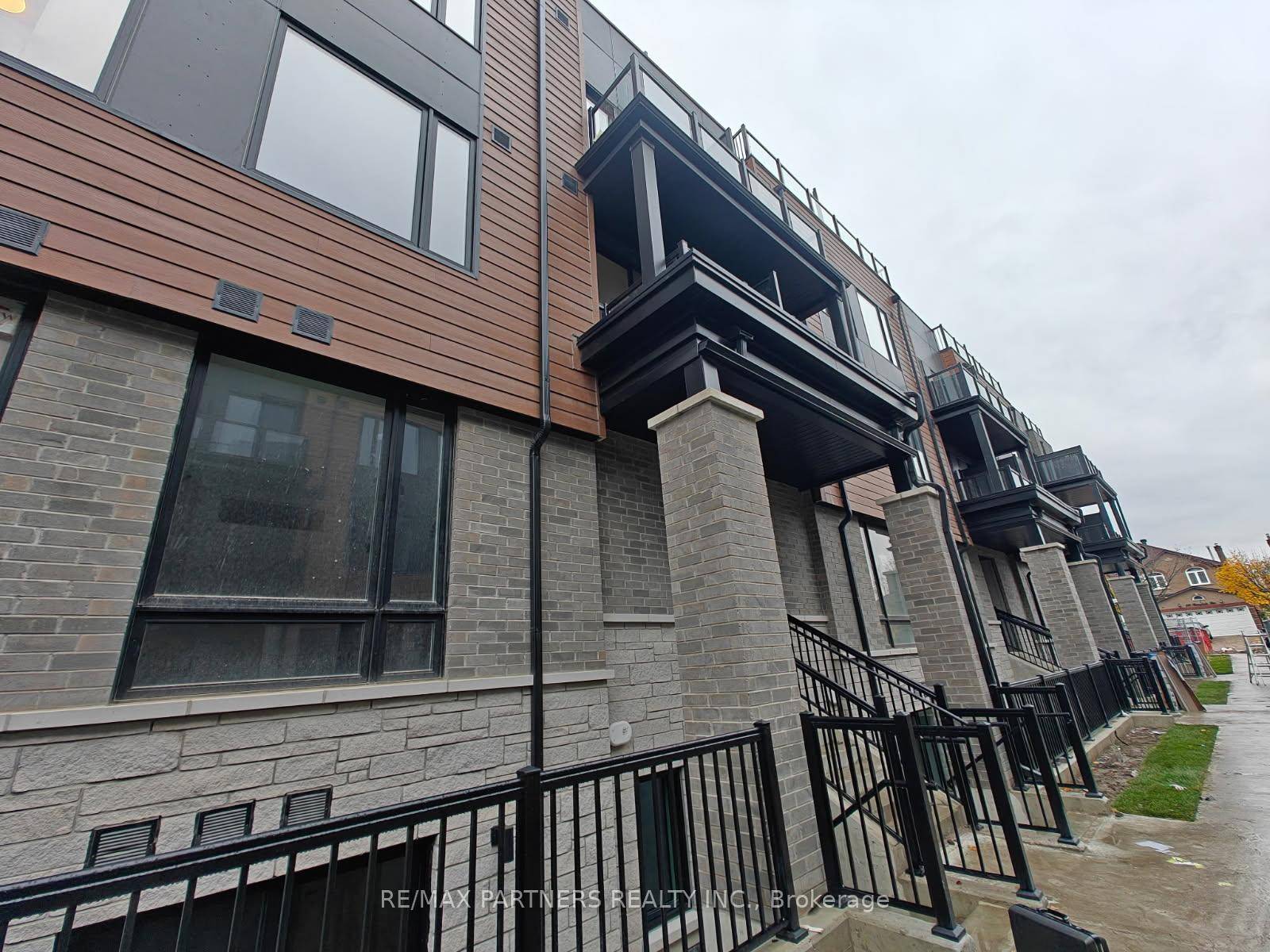 Modern and spacious urban townhome featuring approximately 1, 025 sq.