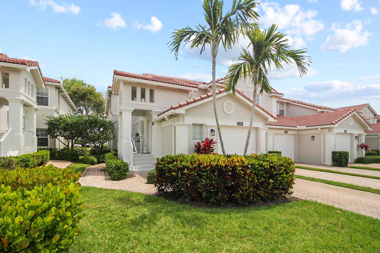 3 Bedrooms 2 Full Baths plus 1 Car Garage !