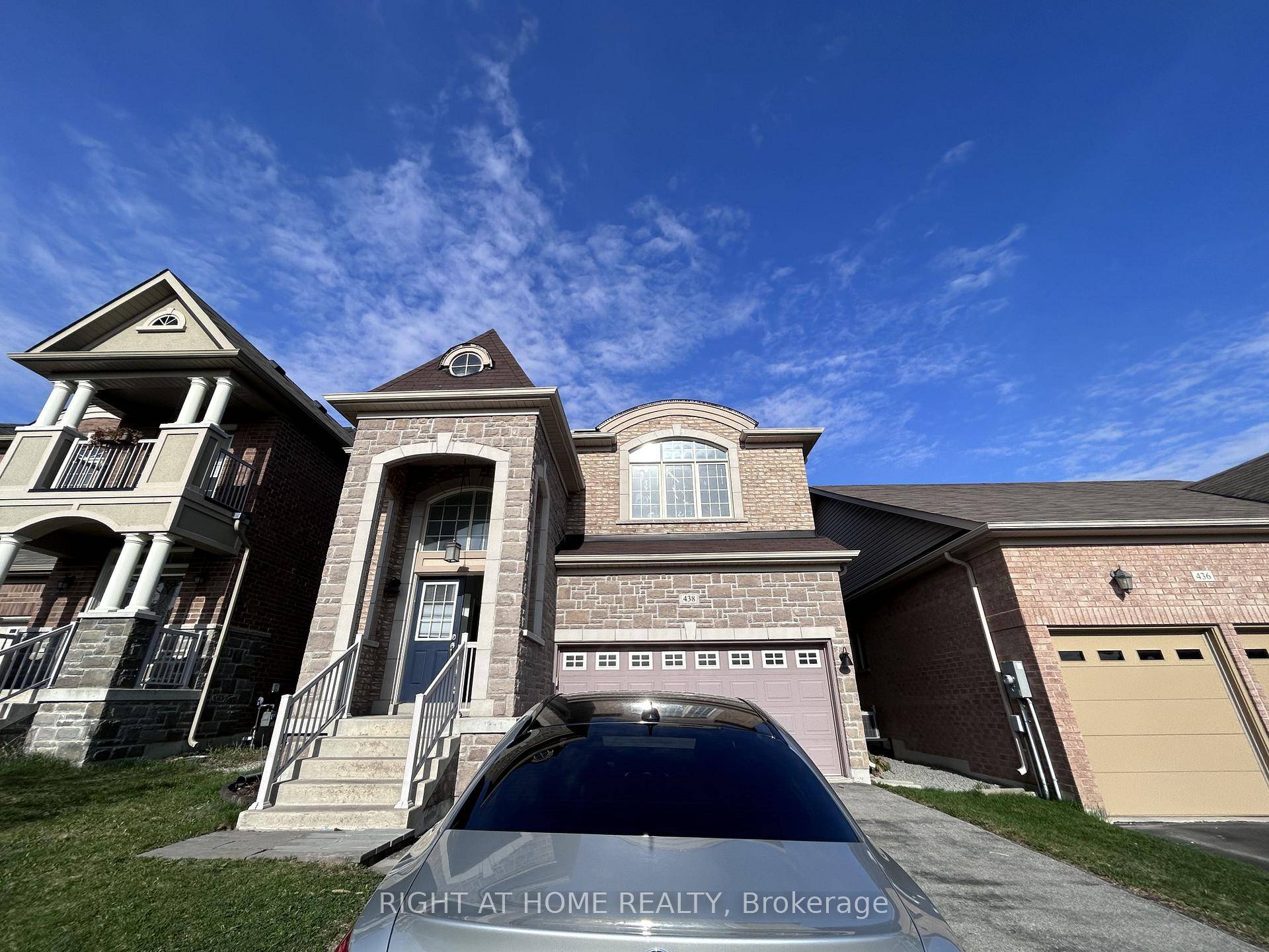 Fantastic 2 Story Detached Modern Home Within High Demand Woodland Hills Area With A Bright Open Concept Eat In Kitchen With Quartz Counter Top.