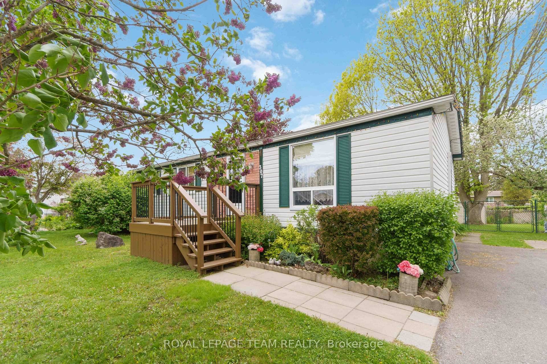 Welcome to 307 Dodson St, a charming 3 bedroom, 2 bath bungalow nestled on a beautiful amp ; spacious 8, 700 sq ft lot just minutes from downtown Kemptville.