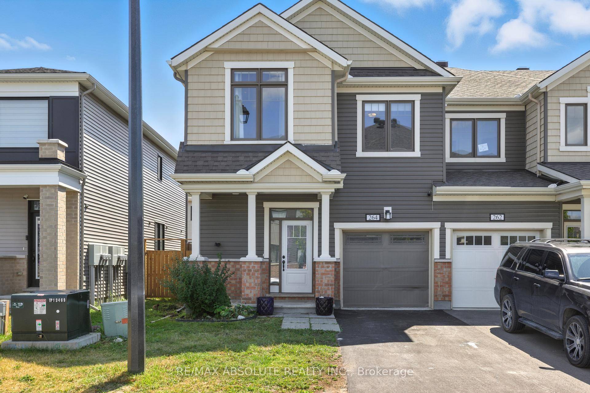 Spacious Oak End model by Mattamy Homes located in the sought after Half Moon Bay community of Barrhaven offering 3 bedrooms, 3 bathrooms, a fully finished basement and a fully ...