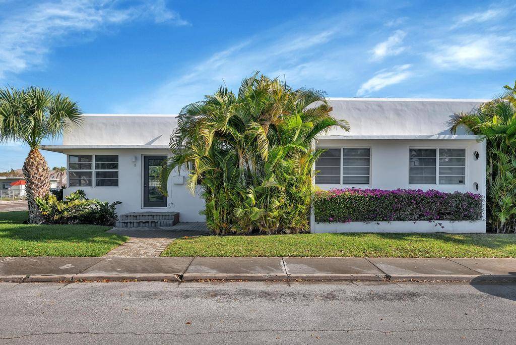 3 unit multifamily property in Lake Worth Beach.