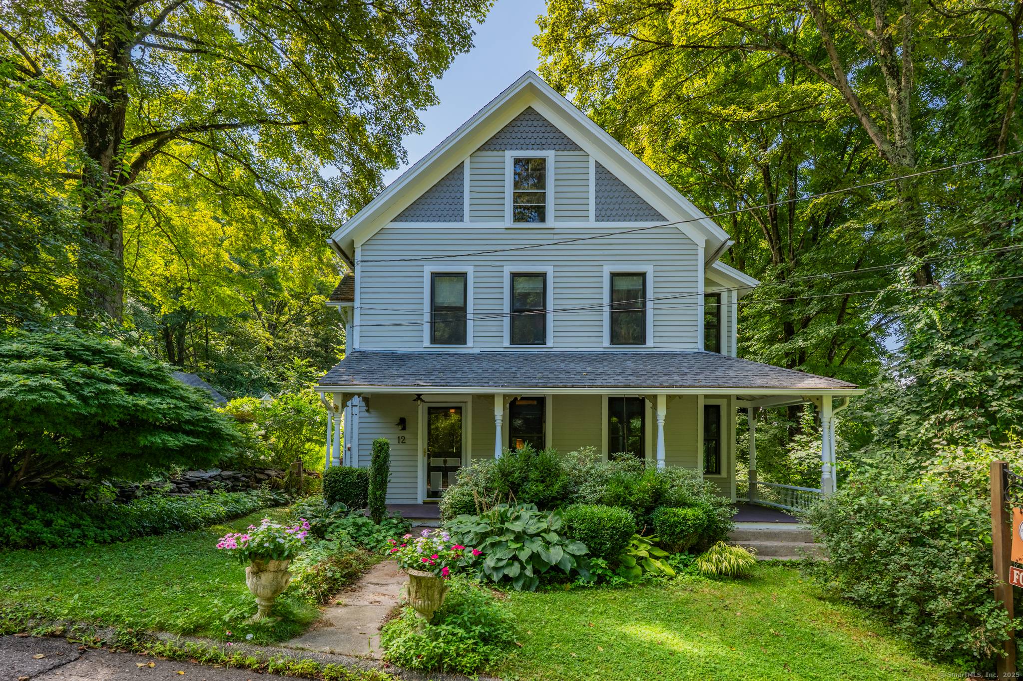 Step into this well cared for 3 bedroom, 2 bath Victorian offering just over 2, 000 sq.