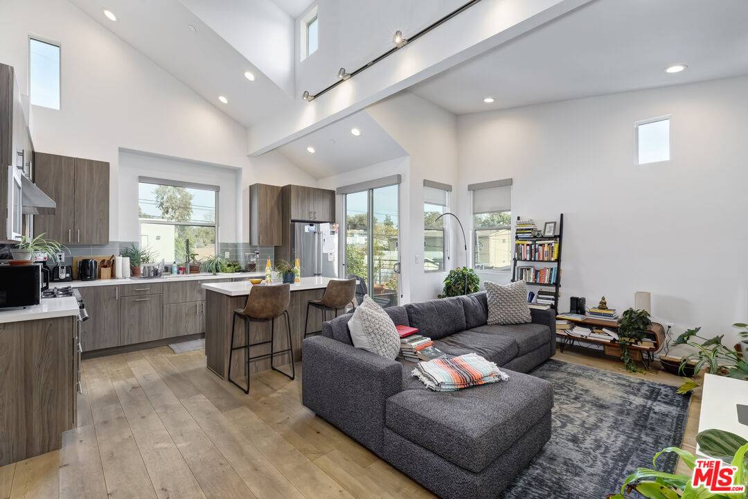 1807   16th St Santa Monica LA