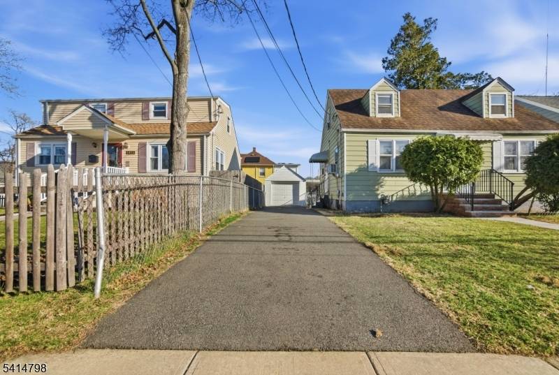 STEP INTO THIS WELL MAINTAINED CAPECOD THAT FEATURES VINYL FLOORING, FRESHLY PAINTED ROOMS, NEW KITCHEN COUNTERTOPS, FORCED HOT AIR, DRIVEWAY THAT CAN FIT ATLEAST FOUR VEHICLES, DETACHED GARAGE, BACKYARD WITH ...