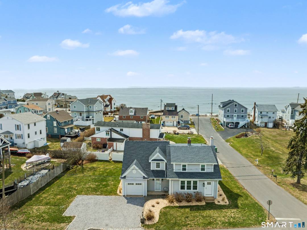 Cornfield Point, Old Saybrook Coastal Living at Its Best !