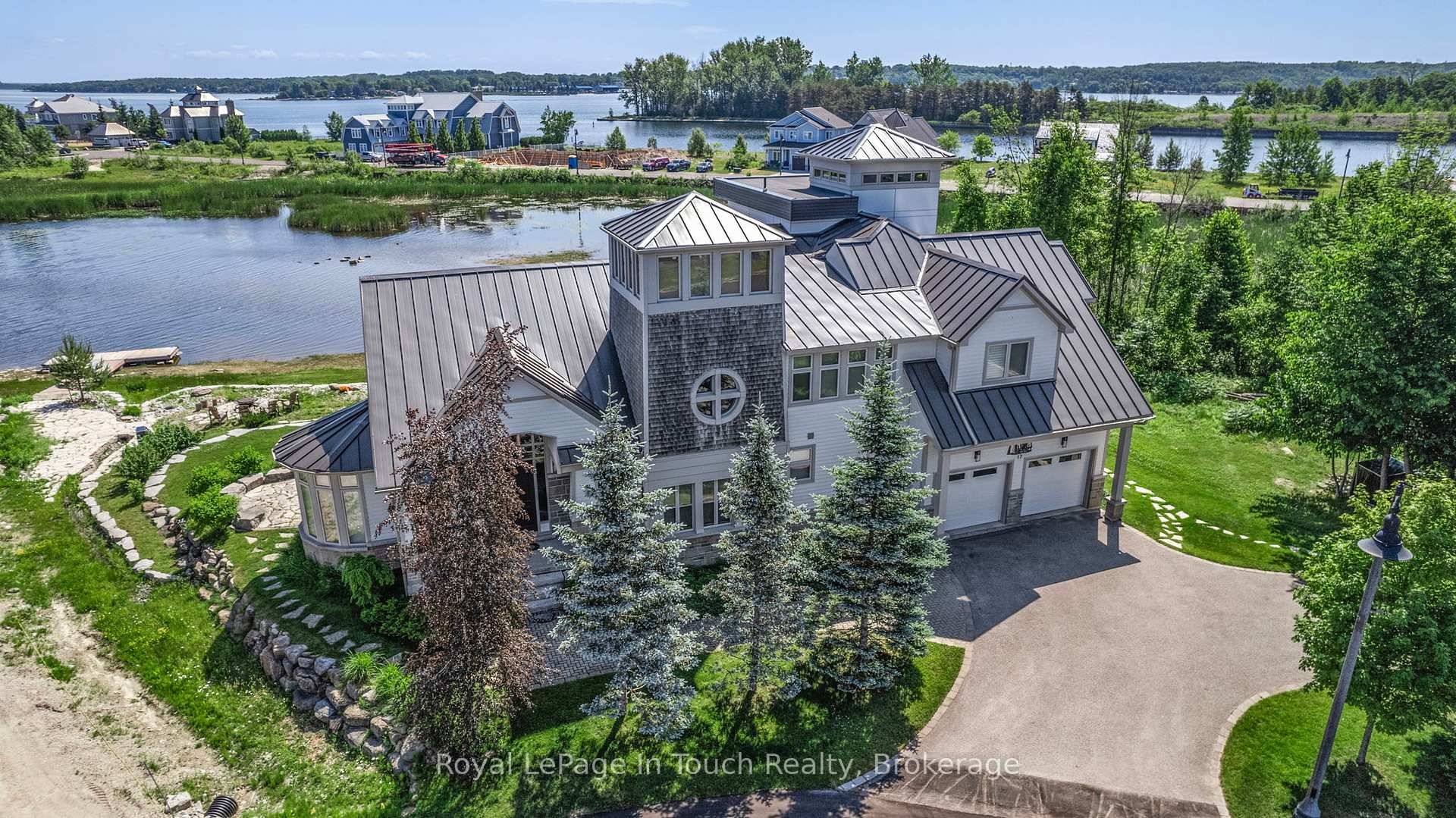 Luxury Waterfront Estate with Private Guest House amp ; Income Potential Welcome to 17 Swan Lane a rare opportunity to own a stunning waterfront residence in the exclusive community of ...