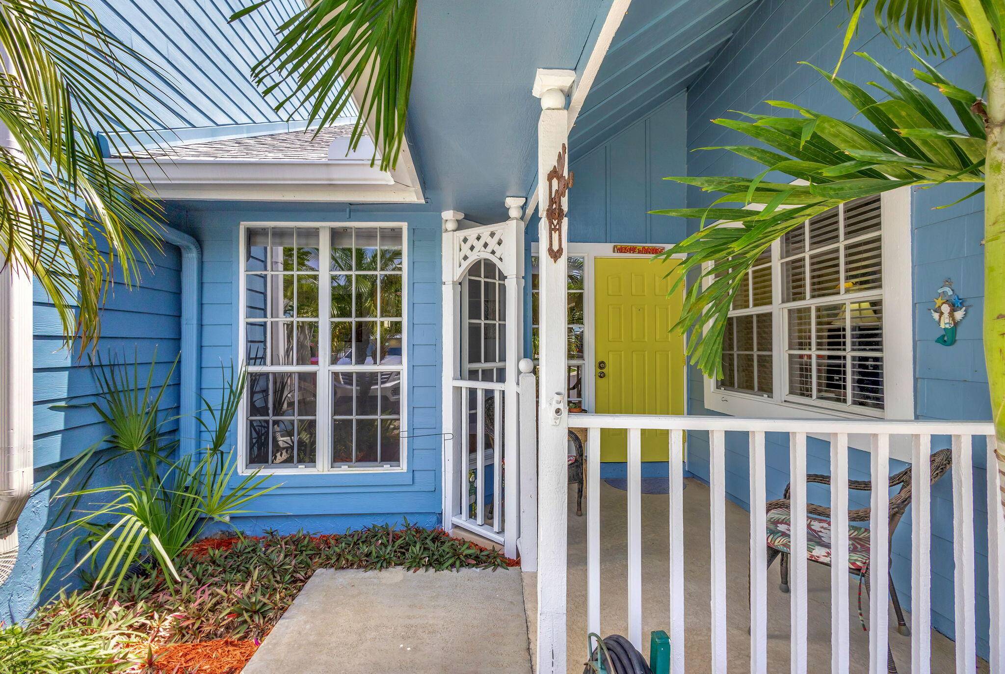 Experience Florida Living at Its Finest !