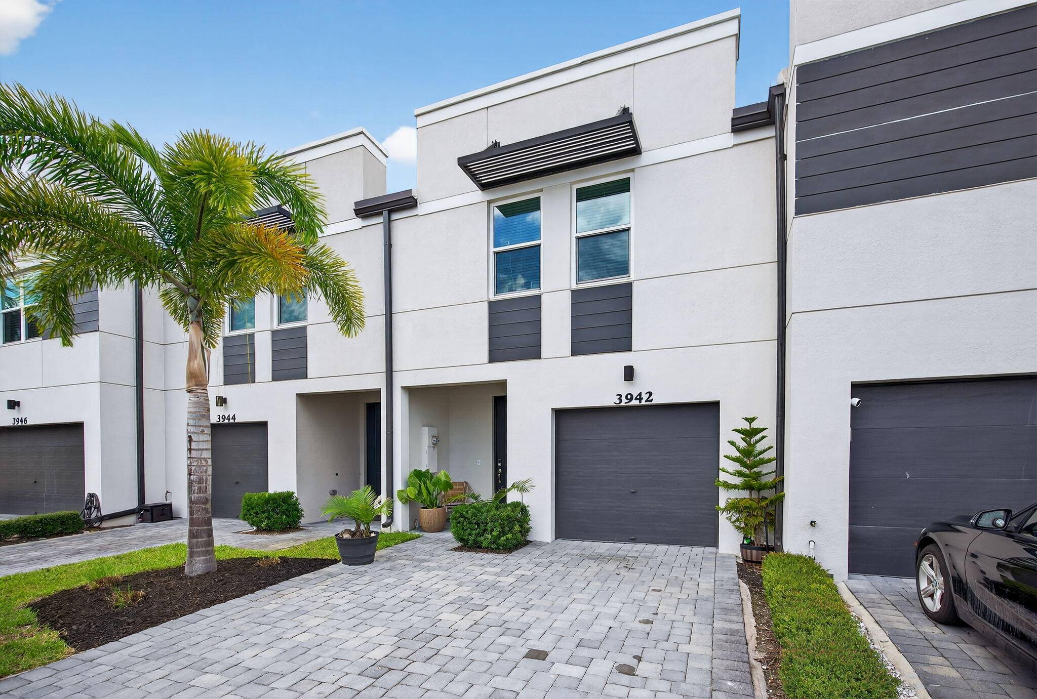 This Hidden gem in Stuart is minutes to downtown and a short drive to Martin County's beautiful beaches.