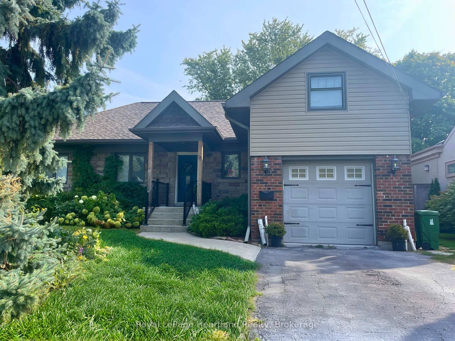Welcome to Cliffcrest a highly sought after neighbourhood known for its family friendly amenities, and proximity to the beach.