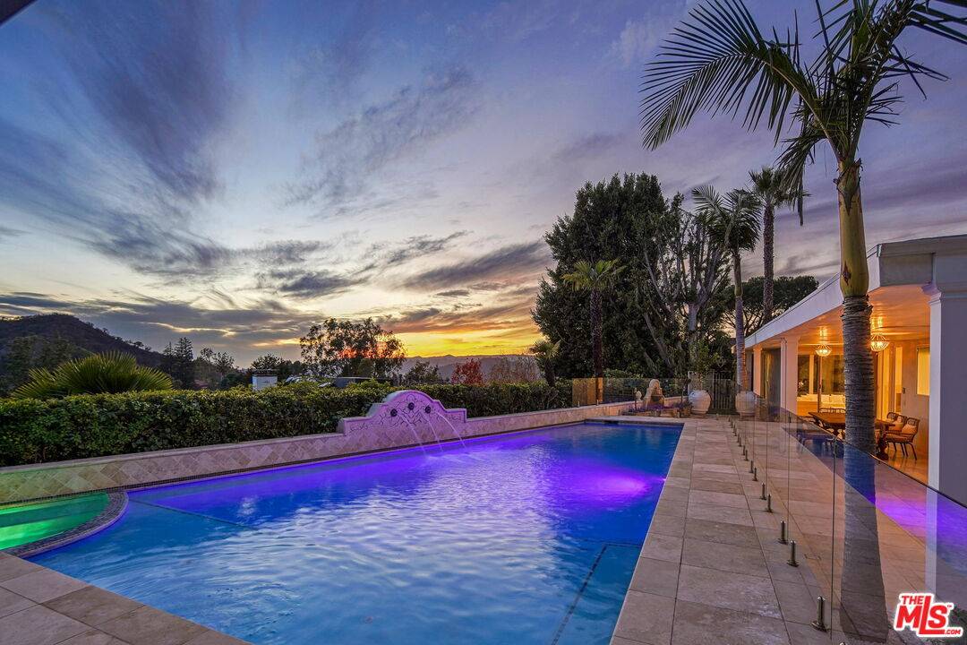 9620 Highridge Dr 4.0 Beverly Hills Post Office | B.H.P.O. LA