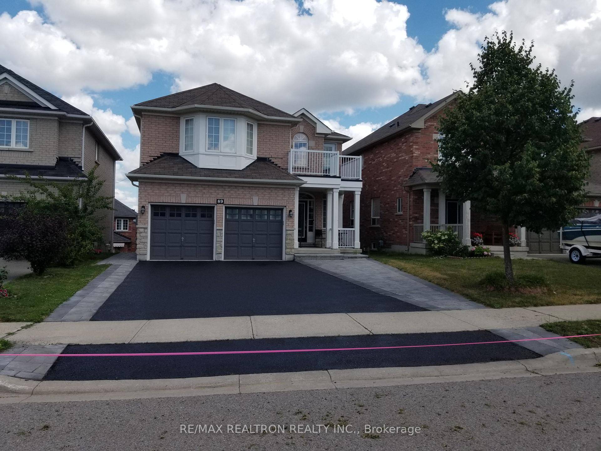 Beautifully renovated 3 bedroom walk out basement, ideally located in a premium area of Newmarket.